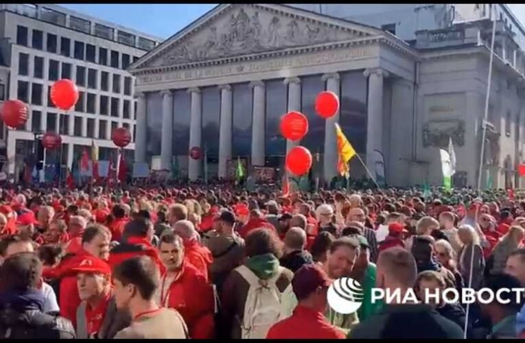 Tízezrek tüntettek a szankciók ellen Brüsszelben