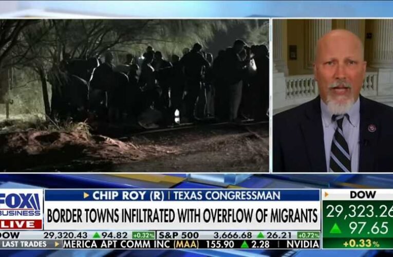 Roy képviselő: Biden kormányzata háborút folytat az amerikai nemzet ellen (videó)