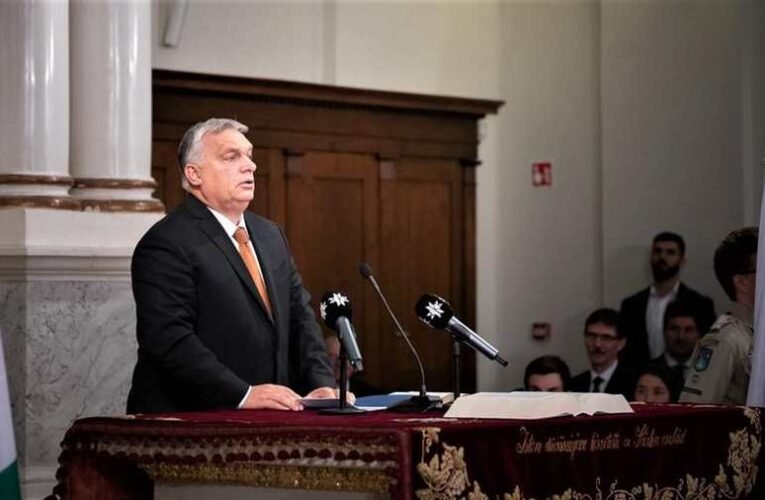 Orbán Viktor:  Át kell vinnünk hazánkat a túlsó partra