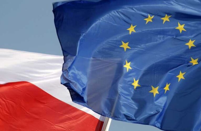 Akárhogy is tapostak, nem kapnak EU-s pénzt a lengyelek
