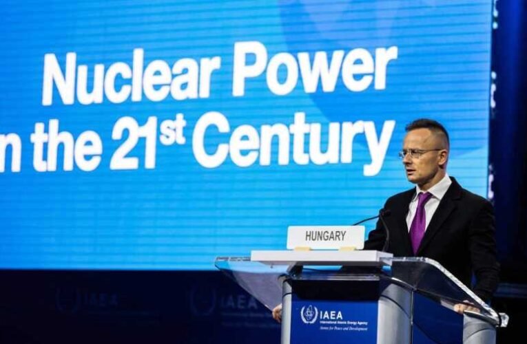 Szijjártó: a kelet-nyugati kommunikációs csatornák bezárásával a világ feladja a béke reményét