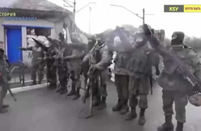 Csikós Sándor: Nézzük, hogyan nem lesz nácivá néhány agyhalott, náci zászlókat lengető ukrán