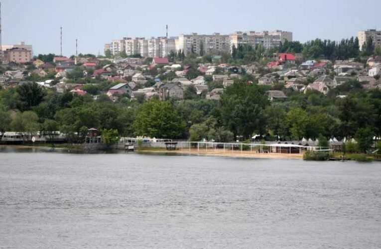 Az ukránok ellenőrzik a „nemkívánatos személyeket” Herszonban