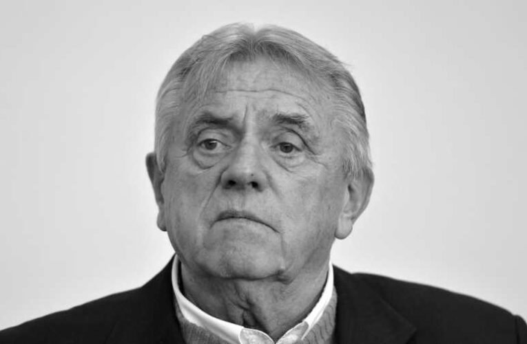 Elhunyt Mészöly Kálmán