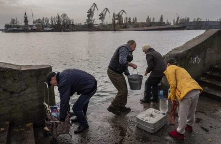 Kiürítik a lakosságot a visszafoglalt Herszonból és Mikolájevből