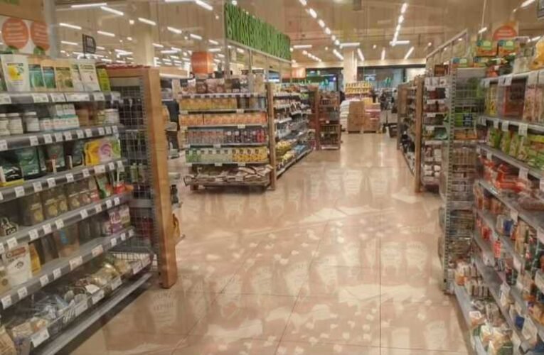 Utazás Russellel: Meglepődtek a nyugati youtuberek azon, amit Russell mutatott egy moszkvai szupermarketben