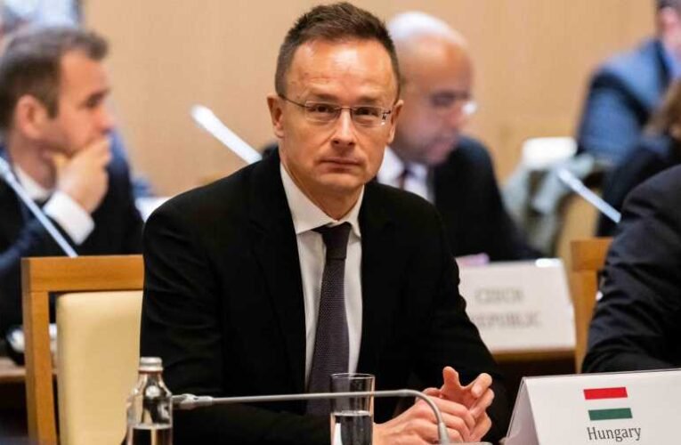 Szijjártó: Magyarország kész folytatni Ukrajna támogatását, de nem járul hozzá a közös EU-s hitelfelvételhez