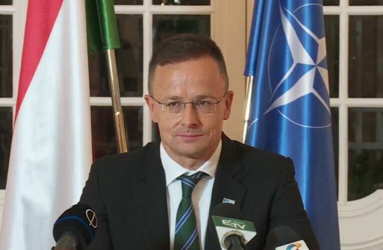 Továbbra sem járulunk hozzá a NATO-Ukrajna Bizottság ülésezéséhez