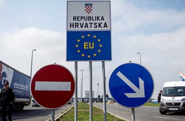 Horvát belügyminiszter: január 1-jétől 73 határátkelőhelyen szűnik meg az ellenőrzés