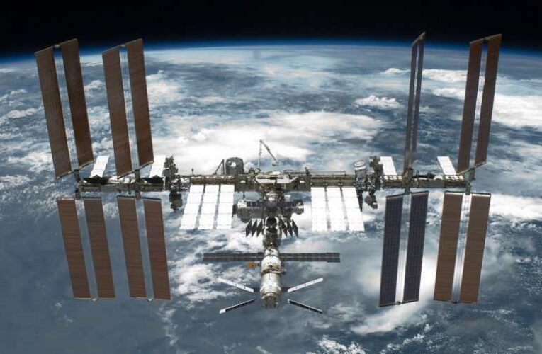 Mentőűrhajót küldhet az orosz űrügynökség a Nemzetközi Űrállomásra