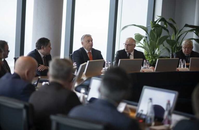 Orbán ma a MOL-nál járt