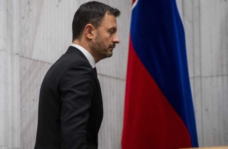 Az államcsőd szélén Szlovákia, megbukott a Brüsszelnek hízelgő Heger-kormány