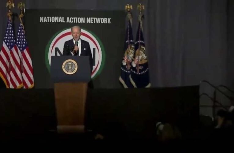 Joe Bidenen röhög újra a világ