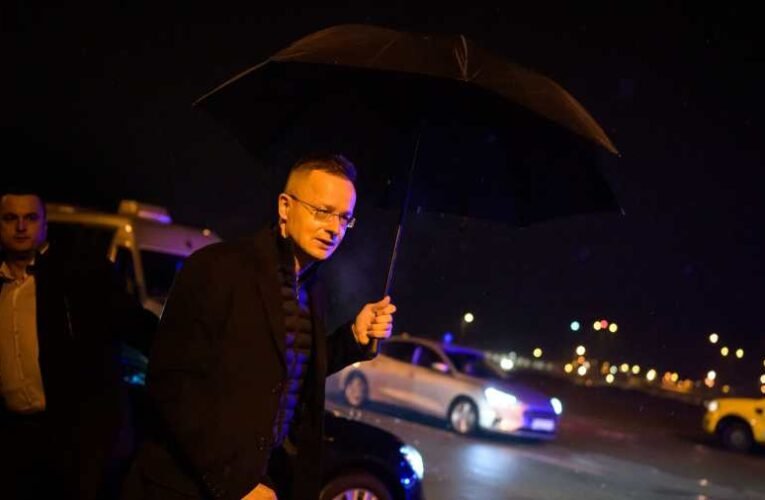 Szijjártó: Magyarország újabb kétmillió dollárral segíti harminc templom felújítását Libanonban