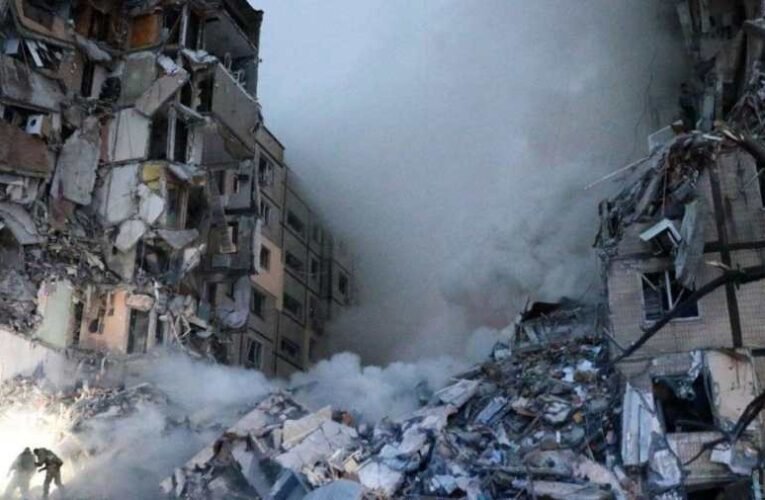 Dmitrij Peszkov „Az orosz fegyveres erők nem veszik célba a lakóépületeket”