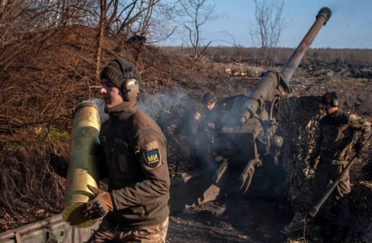 Ukrán katonai szóvivő: heves harcok dúlnak a Donyeck megyei Szoledarnál