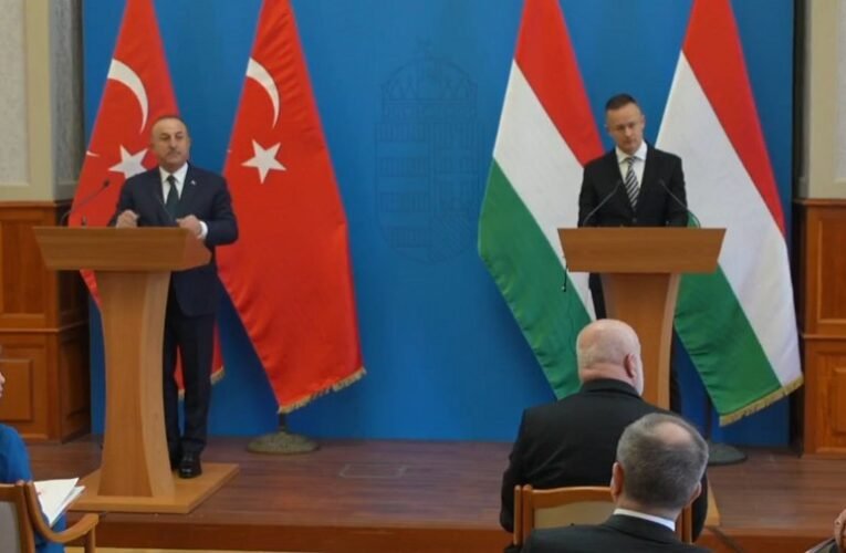 Szijjártó Péter rendesen helyretette a bekérdező mainstream médiákust