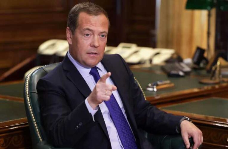Medvegyev figyelmeztetett: „Nincs szükségünk egy Oroszország nélküli világra”