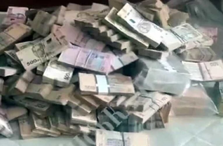 Egymillió dolcsi volt az ukrán védelmi miniszter-helyettes ágyneműtartójában