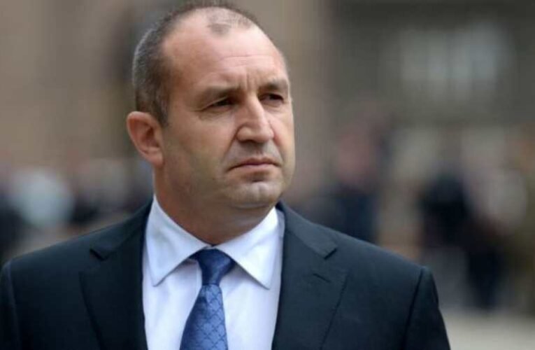 Feloszlatta a parlamentet, új kormányt nevezett ki, és kijelölte az új választások időpontját a bolgár elnök