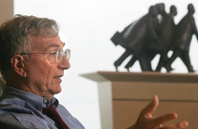 Ezek alapján bélyegezte hamisnak Seymour Hersh állításait a Facebook – Michael Shellenberg másként látja