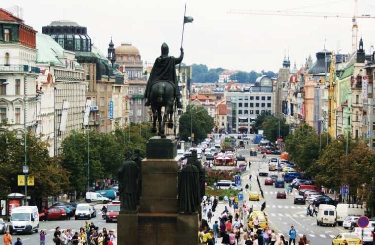 Egy globális konfliktus veszélyeire figyelmeztetnek a cseh politikusok