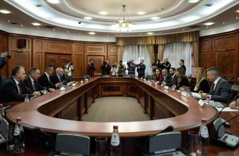 Szerbia és Magyarország eddig is és a jövőben is segíti egymás energiabiztonságát (élő sajtótájékoztató)