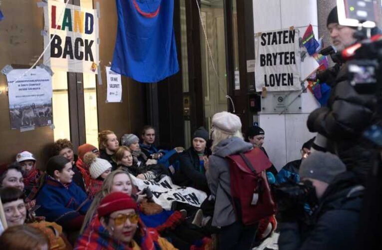 Greta Thunberg vezetésével vonták blokád alá a norvég energiaügyi minisztériumot