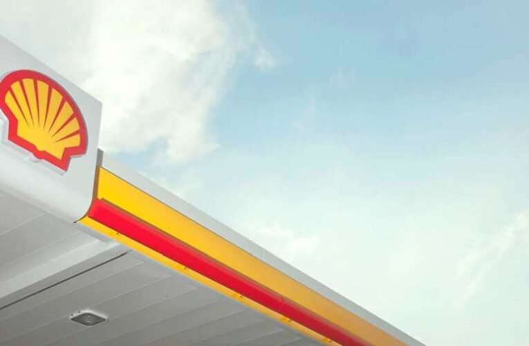 Benzin helyett vizet tankoltak az autósok egy Shell töltőállomáson