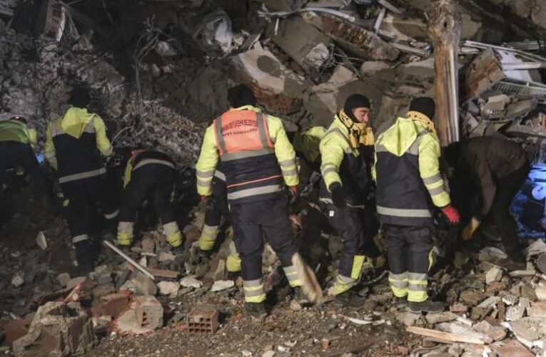 6234-re nőtt kedd estére a törökországi földrengés halálos áldozatainak száma