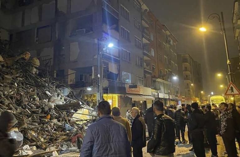 Pusztító földrengés rázta meg Törökországot