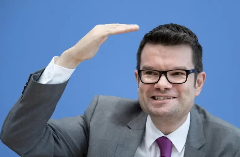 Német igazságügyi minisztert: az orosz elnököt letartóztatják, ha német területre lép