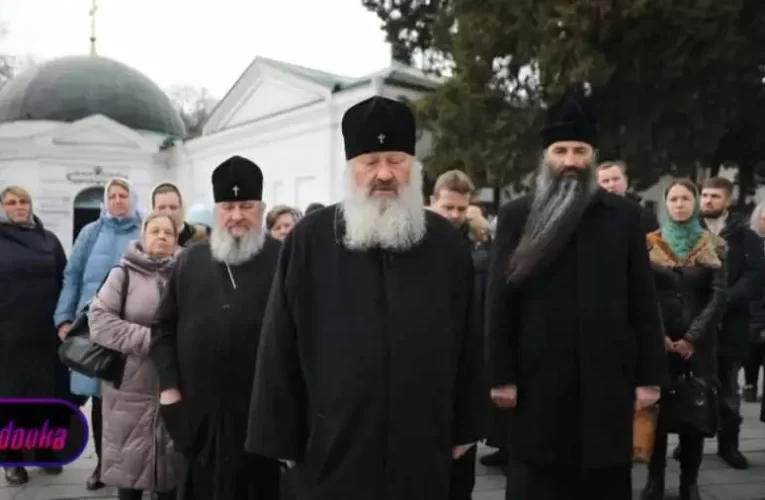 A moszkvai patriarchátushoz hű ukrán ortodox egyház szerzetesei nem hajlandók kiköltözni a kijevi Lavrából