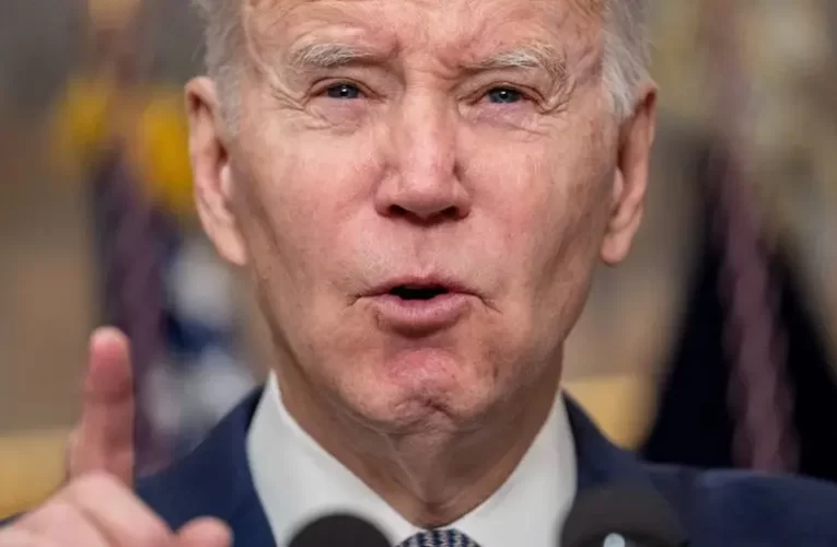 Trump kiütné Bident!