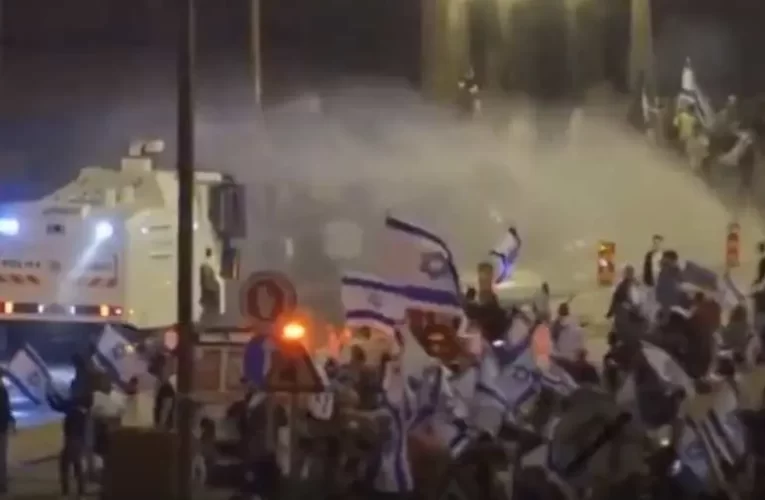 Hatalmas tiltakozási hullám söpör végig Izraelen