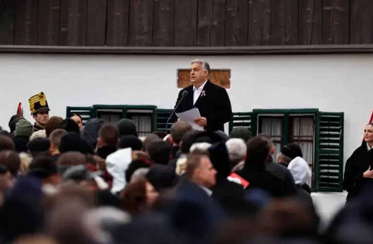 Orbán Viktor: minden magyarban van egy kis Petőfi