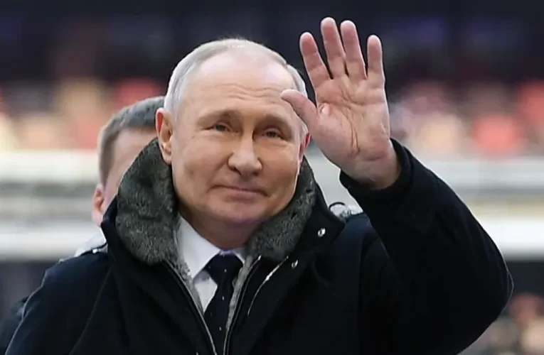 Putyin gratulált a Wagner-csoportnak Bahmut teljes bevételéhez