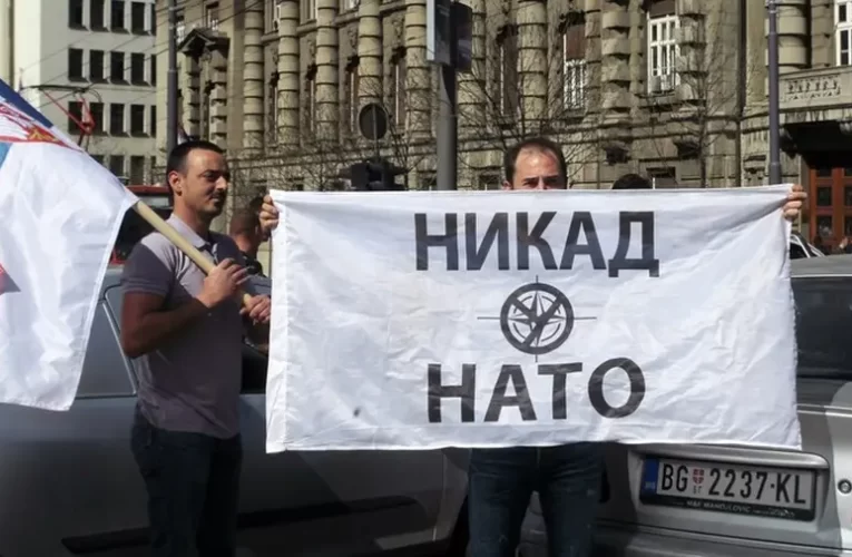 Azért vastag bőr van az USA belgrádi nagykövetének orcáján is – tipikus amerikai cinizmus