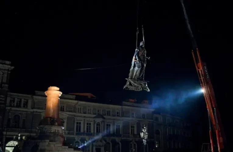 Mindent irt Kijev, ami orosz