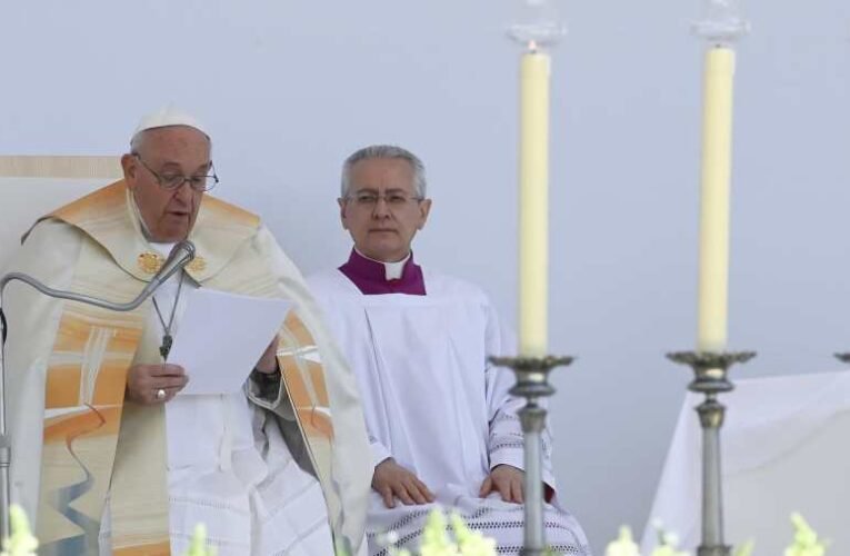 Ferenc pápa: béke kell, bölcsőkkel és nem sírokkal teli jövő