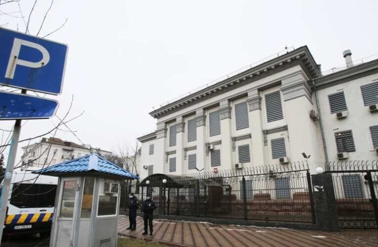 Kijev felmondta a bérleti szerződést az orosz nagykövetséggel