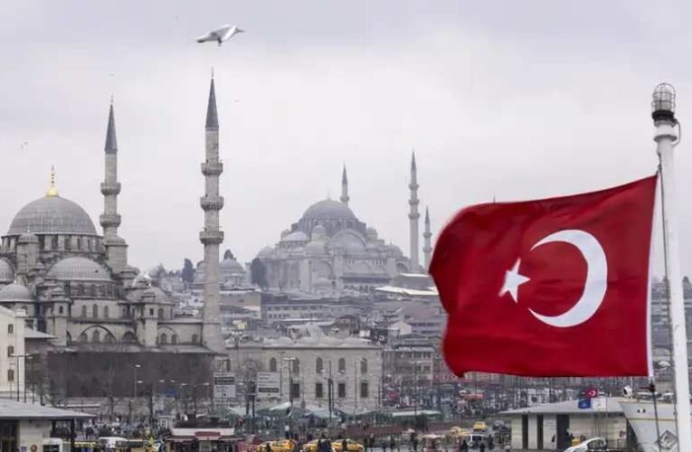 A török ​​belügyminiszter szerint az egész világ utálja az Egyesült Államokat