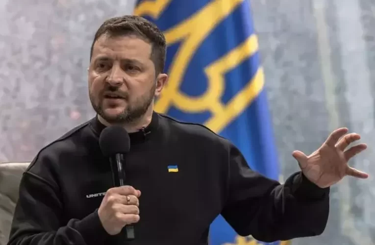 Newsweek: Trump bosszút akar állni Zelenszkijen, amiért az nem volt hajlandó kivizsgálni a Biden fiú ügyét