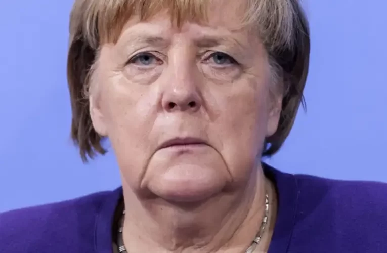 Téglásy Imre: Bábel – Berlin – Brüsszel – Budapest