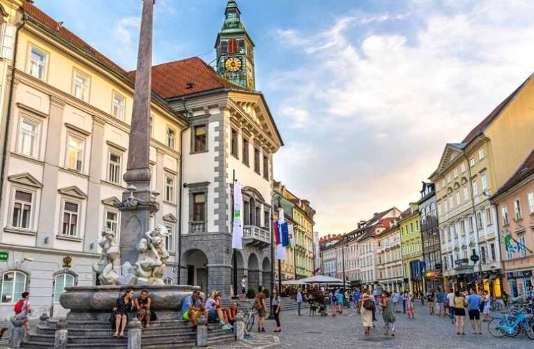 Szlovéniában a kormány törölte a kommunizmus áldozatainak emléknapját