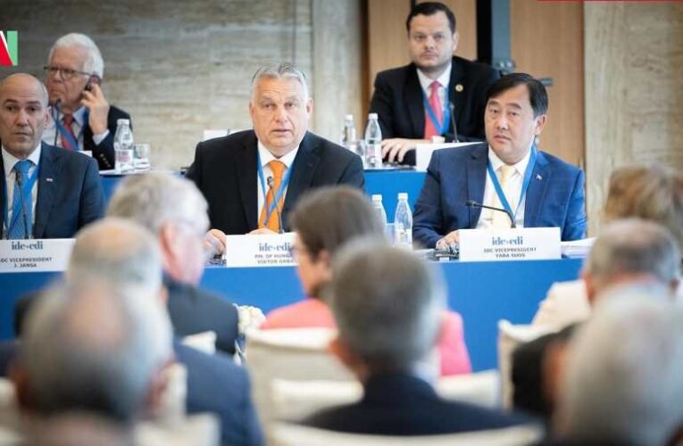 Orbán Viktor: Magyarország minden béketervet támogat