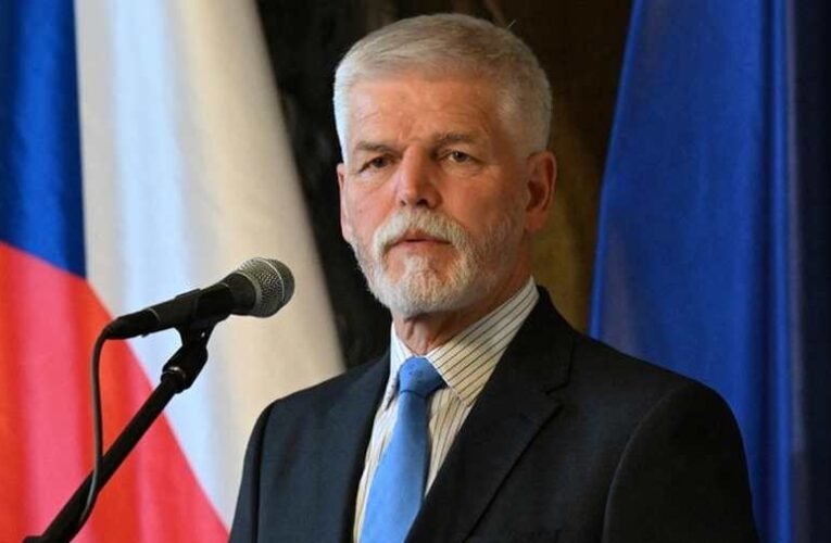 Politikai adok-kapok Prágában: Zsarolással vádolják a Babiš-kormányt