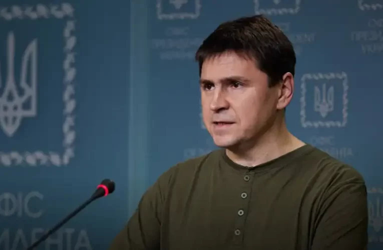 Podoljak: India és Kína gyenge szellemi potenciállal rendelkezik