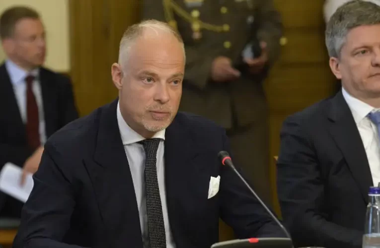 Szalay-Bobrovniczky Kristóf: „Magyarországon nem lesz sem LMBTQXYZ, sem gendersemleges, sem másmilyen, progresszív ideológiával fertőzött haderő”