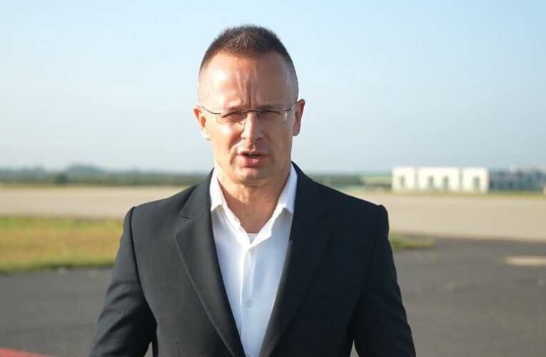 Szijjártó: Ukrajna nem alkalmas az EU tagságra